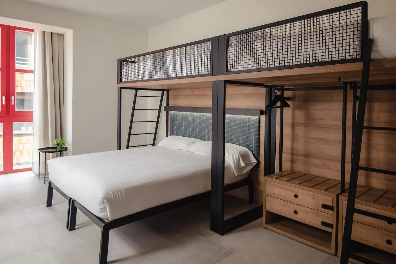 Latroupe La Granja Hostel Μπιλμπάο