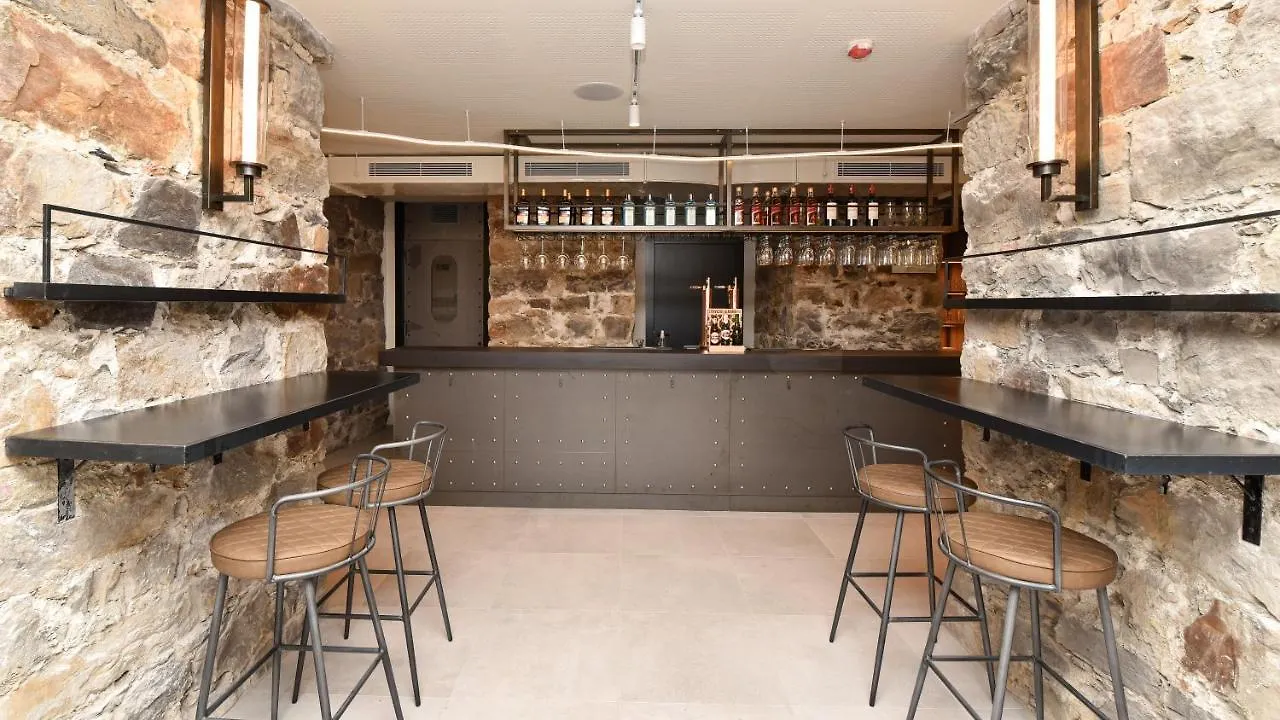 Latroupe La Granja Hostel Bilbao 0*,