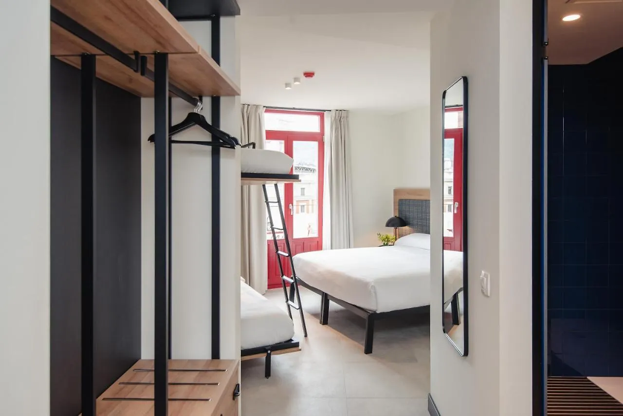 Latroupe La Granja Hostel Μπιλμπάο